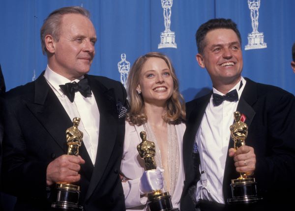 アンソニー・ホプキンス（左）とジョディ・フォスター（中央）は揃ってアカデミー賞を獲得した