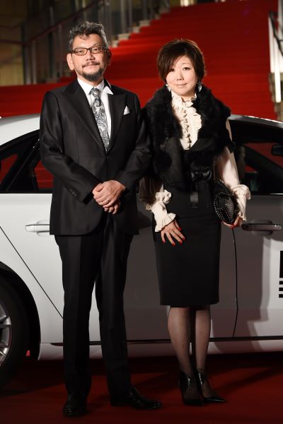 総監督・庵野秀明（右）妻で漫画家の安野モモコ（左）