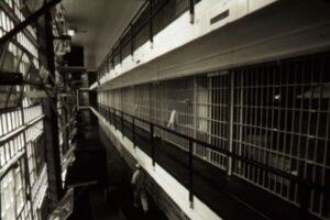 「日本の刑務所ヤバい…！」監獄内を描いた日本映画（4）。更生プログラムに向き合う受刑者たちに迫る記録映画