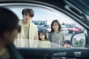 映画『パラサイト 半地下の家族』に次ぐ大傑作！ 映画『高速道路家族』冒頭映像解禁＆オピニオンコメント到着