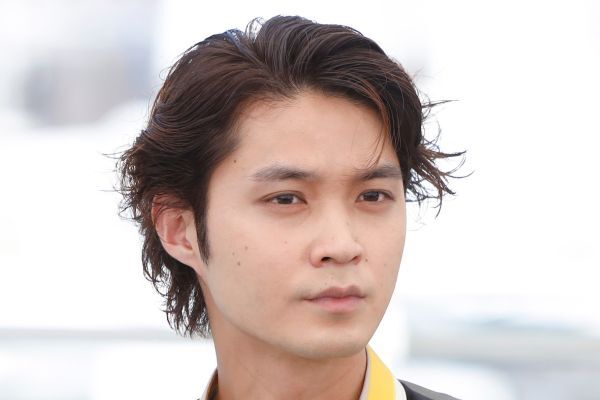 俳優の磯村勇斗