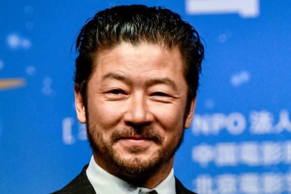 俳優の浅野忠信