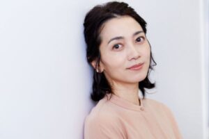 「主人の現場には映画の神様がいる」映画『こん、こん。』女優・遠藤久美子、インタビュー。スクリーンで魅せる唯一無二の存在感