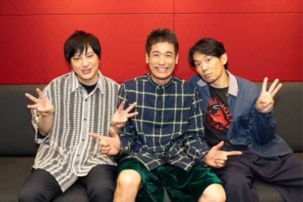 左から塚本高史、佐藤隆太、岡田義徳　写真：Wakaco