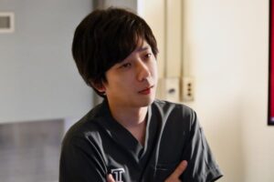 二宮和也が”二宮和也を救う”神展開…緊張続きの展開で思わず和んだシーンは？ 『ブラックペアン シーズン2』第9話レビュー