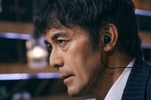 主演・阿部寛コメント到着！「こんな面白いことはないと思います」 映画『ショウタイムセブン』場面カット公開