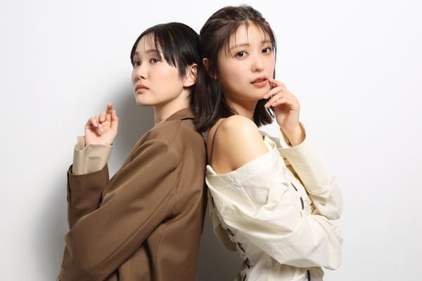 尾碕真花、工藤美緒 写真：wakaco