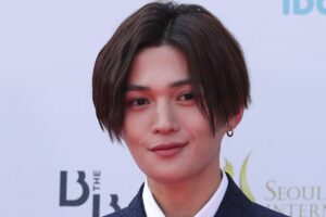 奇跡のビジュアルすぎ…！ 映画『隣のステラ』八木勇征の新ビジュアル公開、イケメンすぎるアングルにファンキュン死
