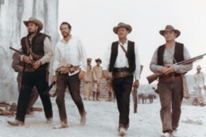 史上最高のバイオレンス映画は？ 洋画の衝撃作（1）4対200の無謀な戦い…死の描写が生々しい壮絶ラストは？