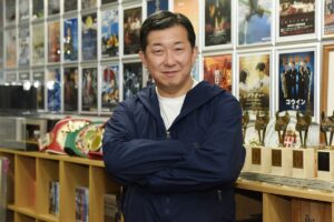 「自分が時代劇を繋いでいく人に」映画『陽が落ちる』柿崎ゆうじ監督、単独インタビュー。”武士”を女性の視点で描いたワケ