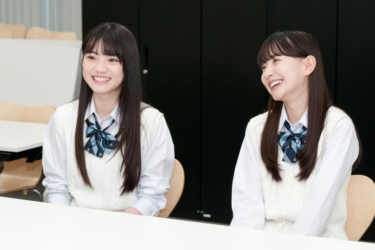 左から星乃あんな、河村ここあ　写真：武馬玲子