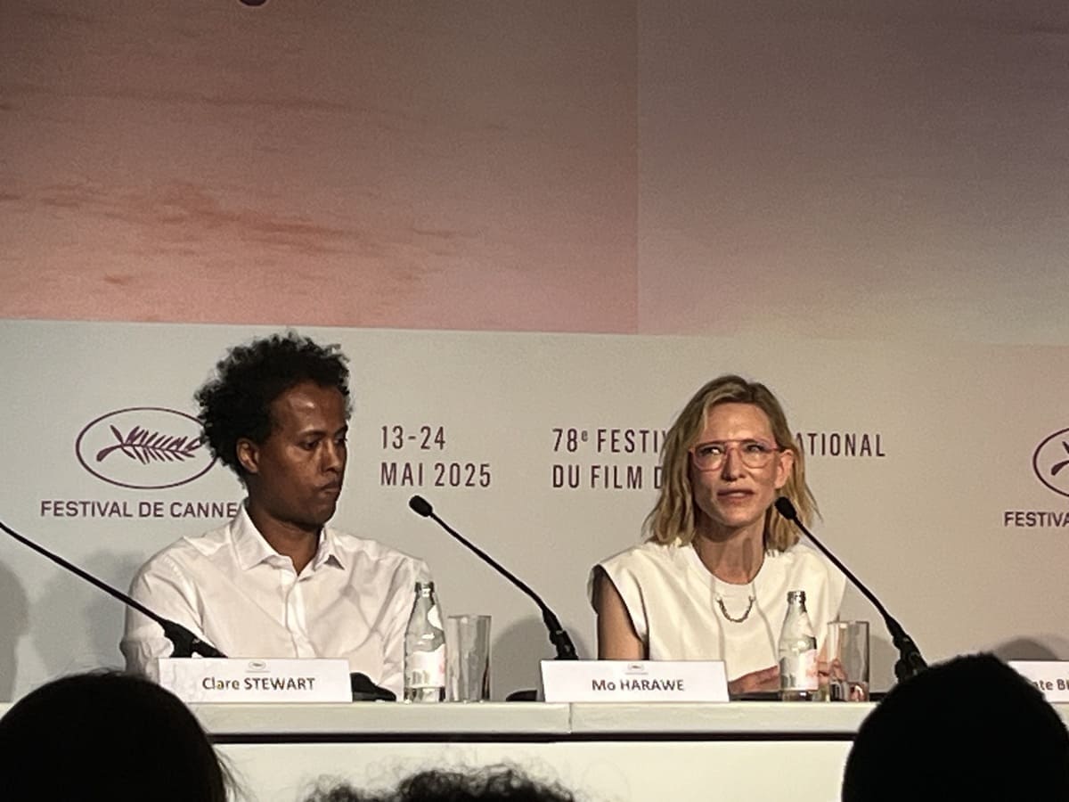 （左から）モ・ハラウェ、ケイト・ブランシェット【写真：林瑞絵】