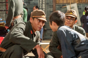 北村匠海“嵩”が絵の才能を見込まれて宣撫班に配属！ NHK朝ドラ『あんぱん』濱尾ノリタカ“岩男”が改心した理由とは？