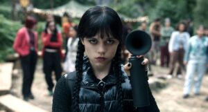 友人に迫る“死の影”、隠された“家族の秘密”とは…？  Netflix『ウェンズデー』シーズン2、予告編＆場面写真公開