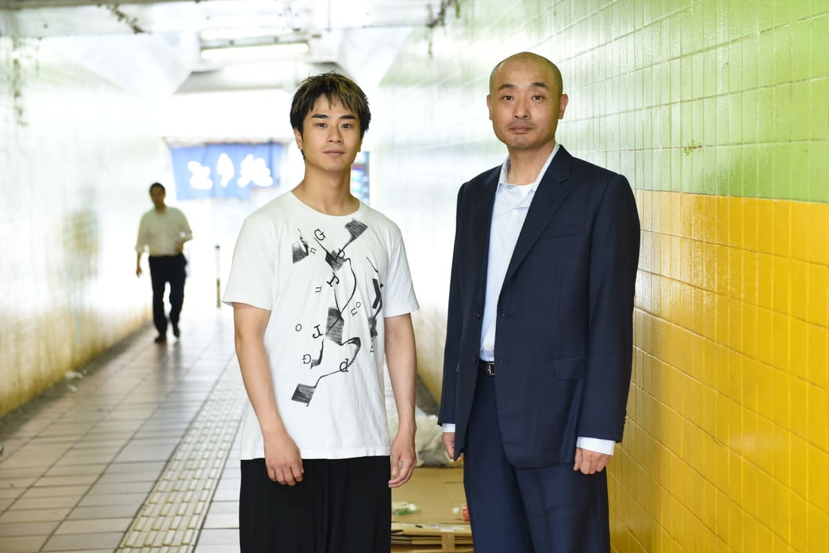 （左から）前田旺志郎、宇野祥平。写真：武馬怜子