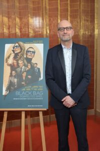 「舞台をアメリカからイギリスに移した」映画『ブラックバッグ』スティーヴン・ソダーバーグ監督が作品の見どころを解説