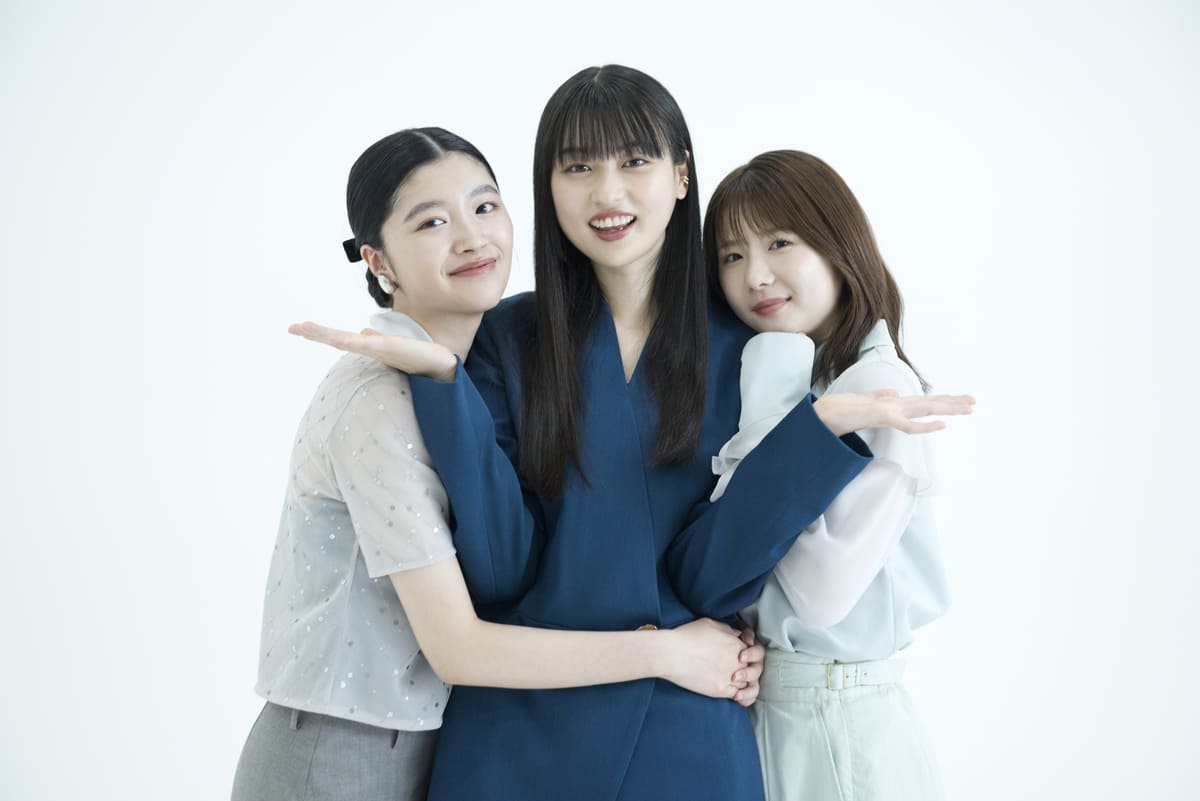 菊池日菜子、小野花梨、川床明日香 写真：武馬怜子